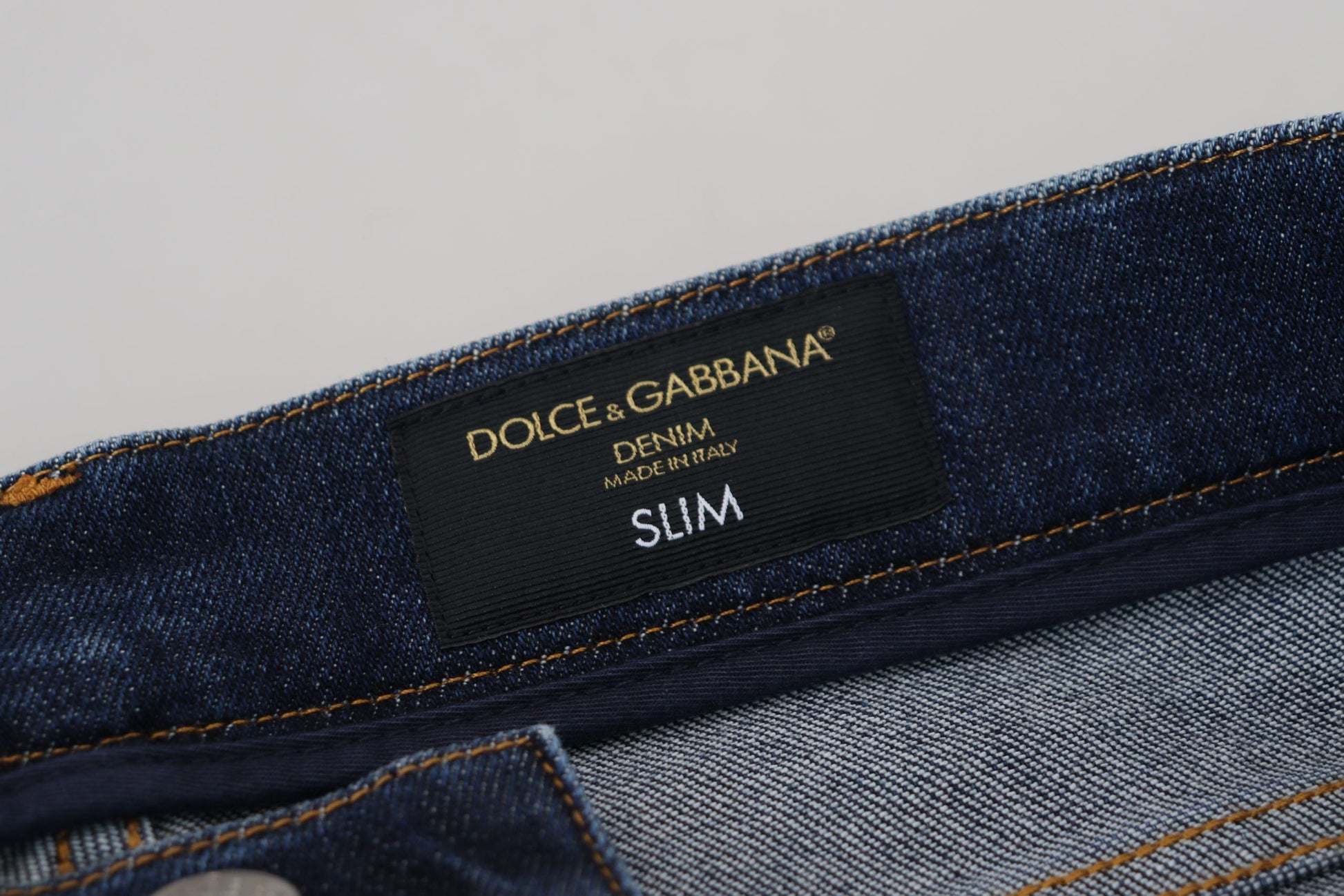 Chic Slim Fit Italian Denim Sensation