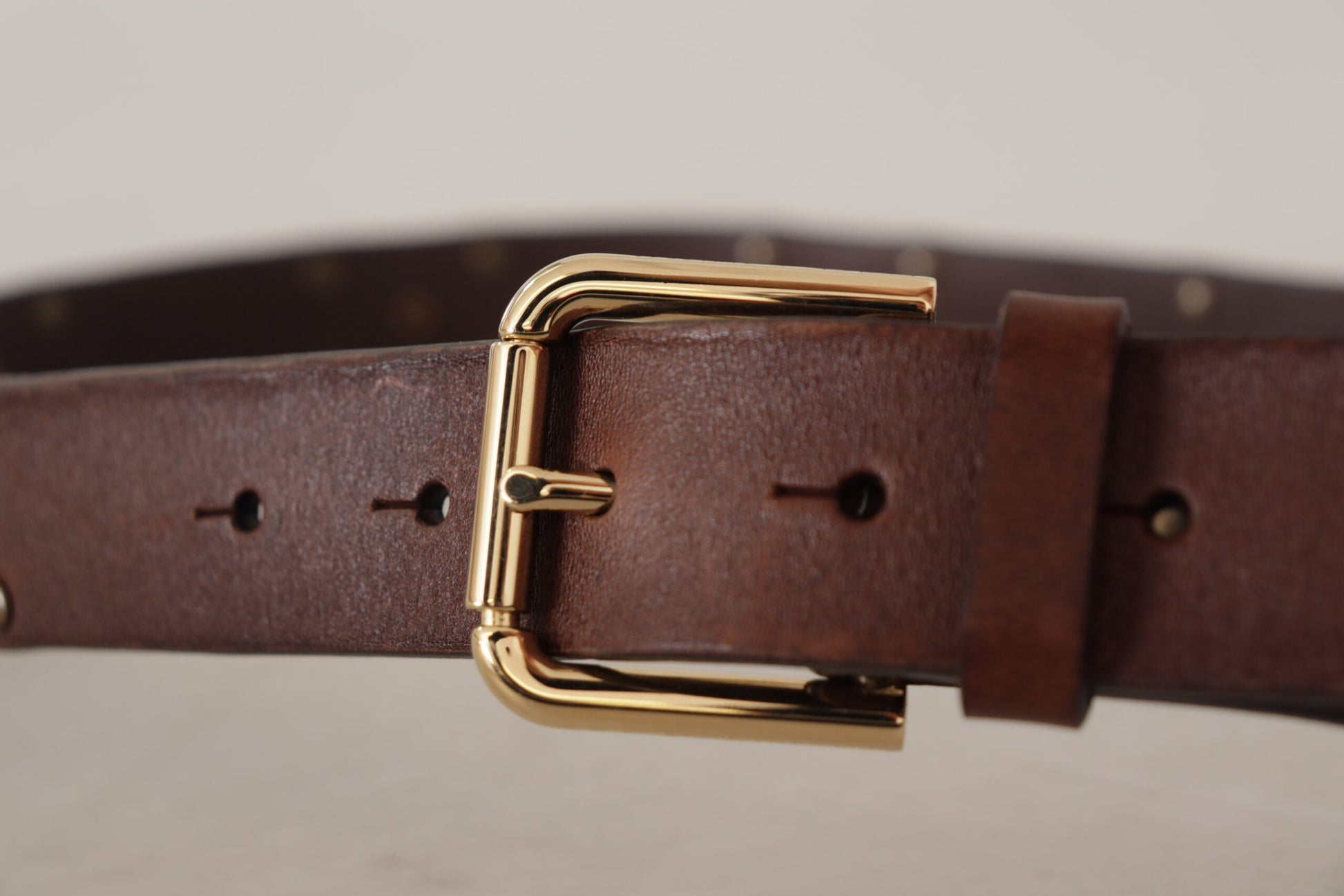 Elegant Leather Belt with Metal Buckle