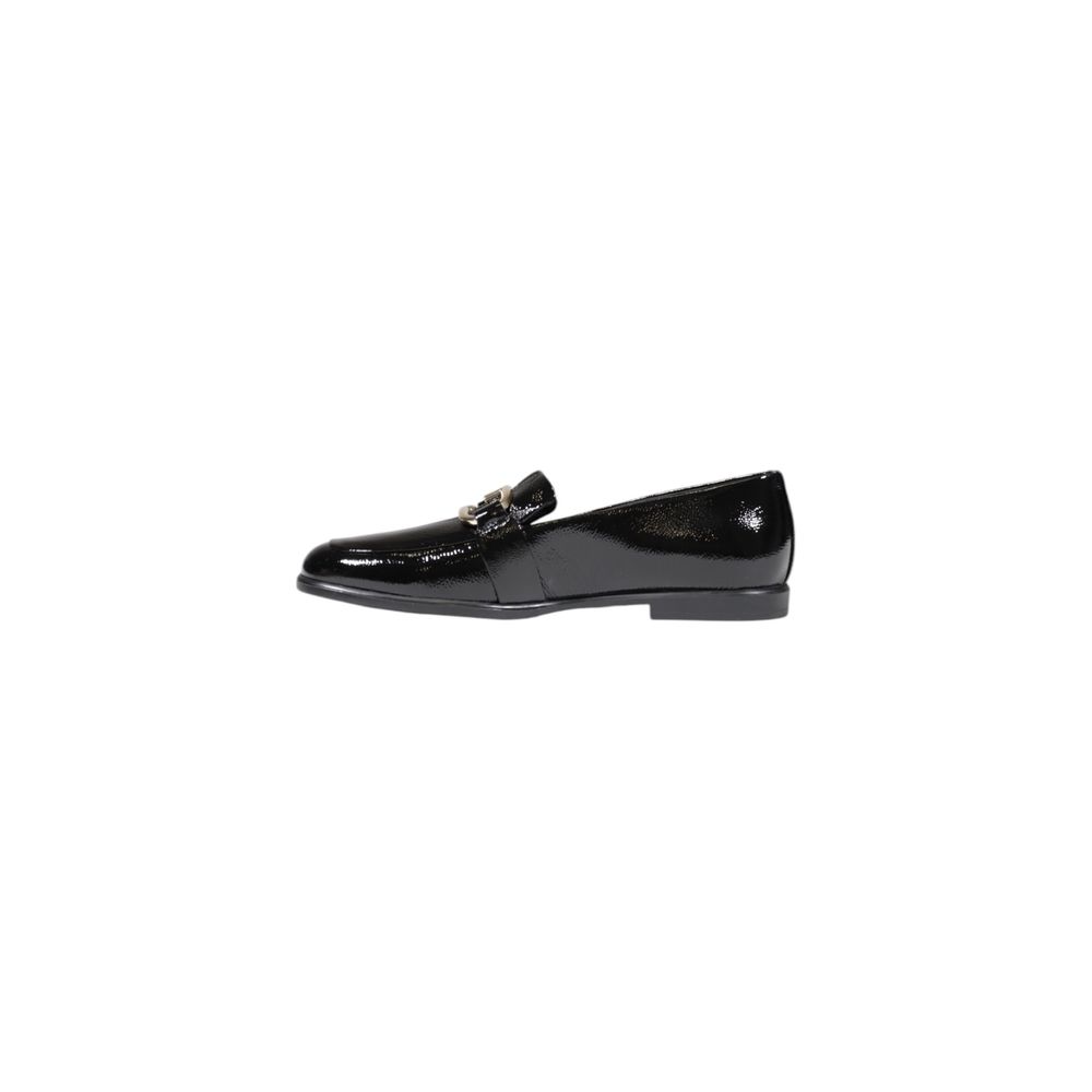 Black Leather Flat Shoe