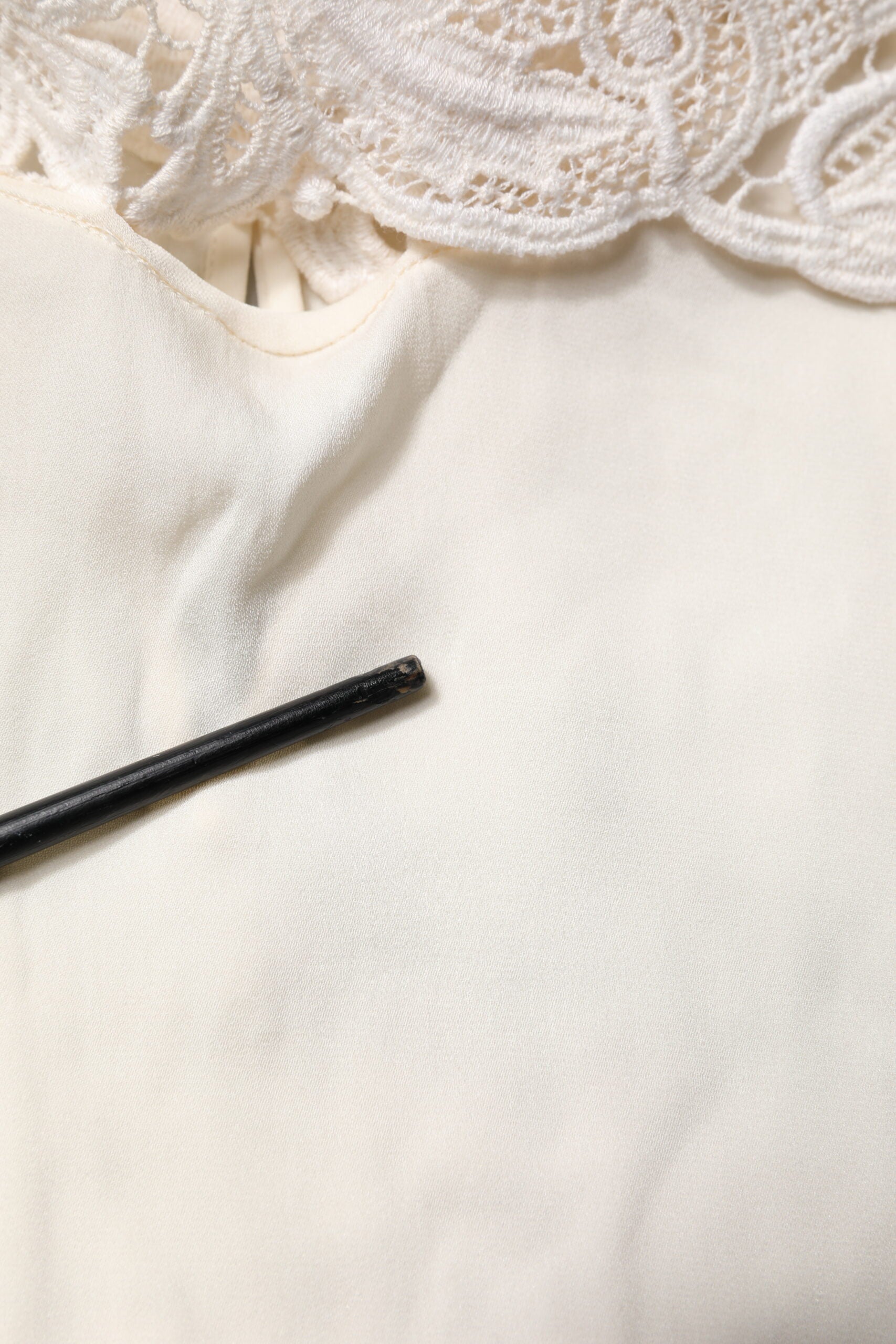 Cream Floral Lace Long Sleeves Blouse Top