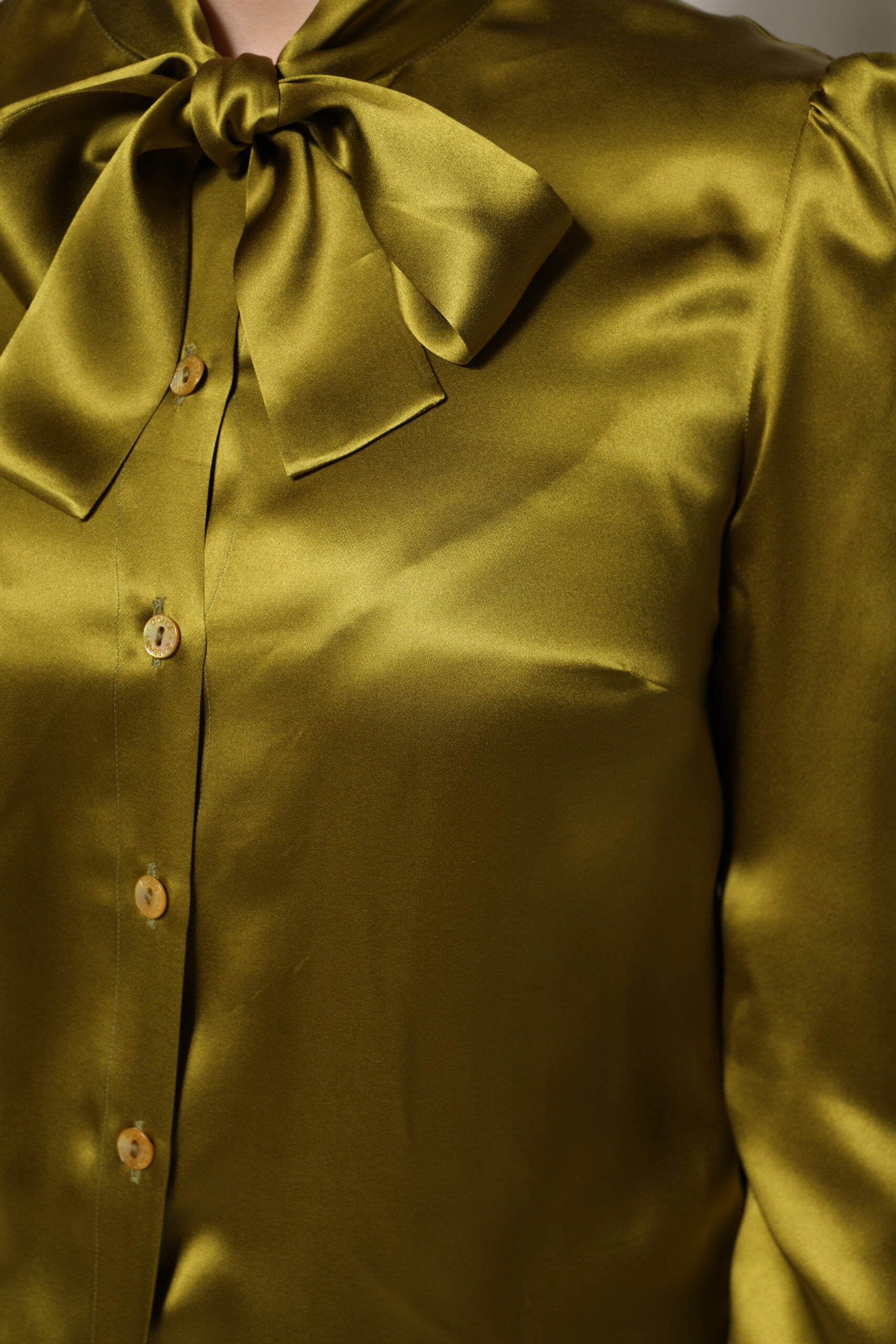 Green Ascot Collar Long Sleeves Blouse Top