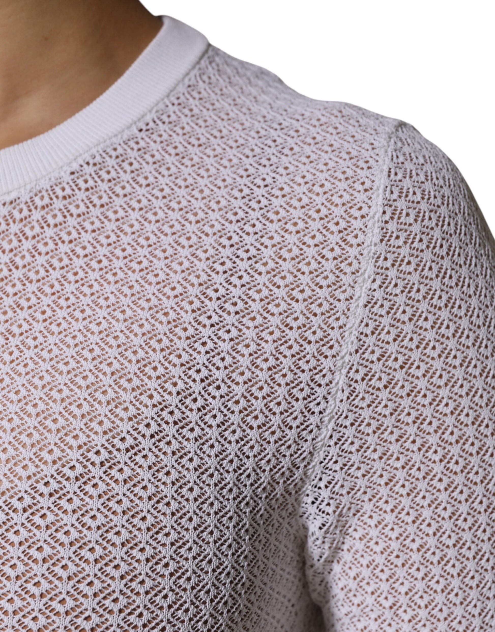 White Round Neck Long Sleeves Pullover Top