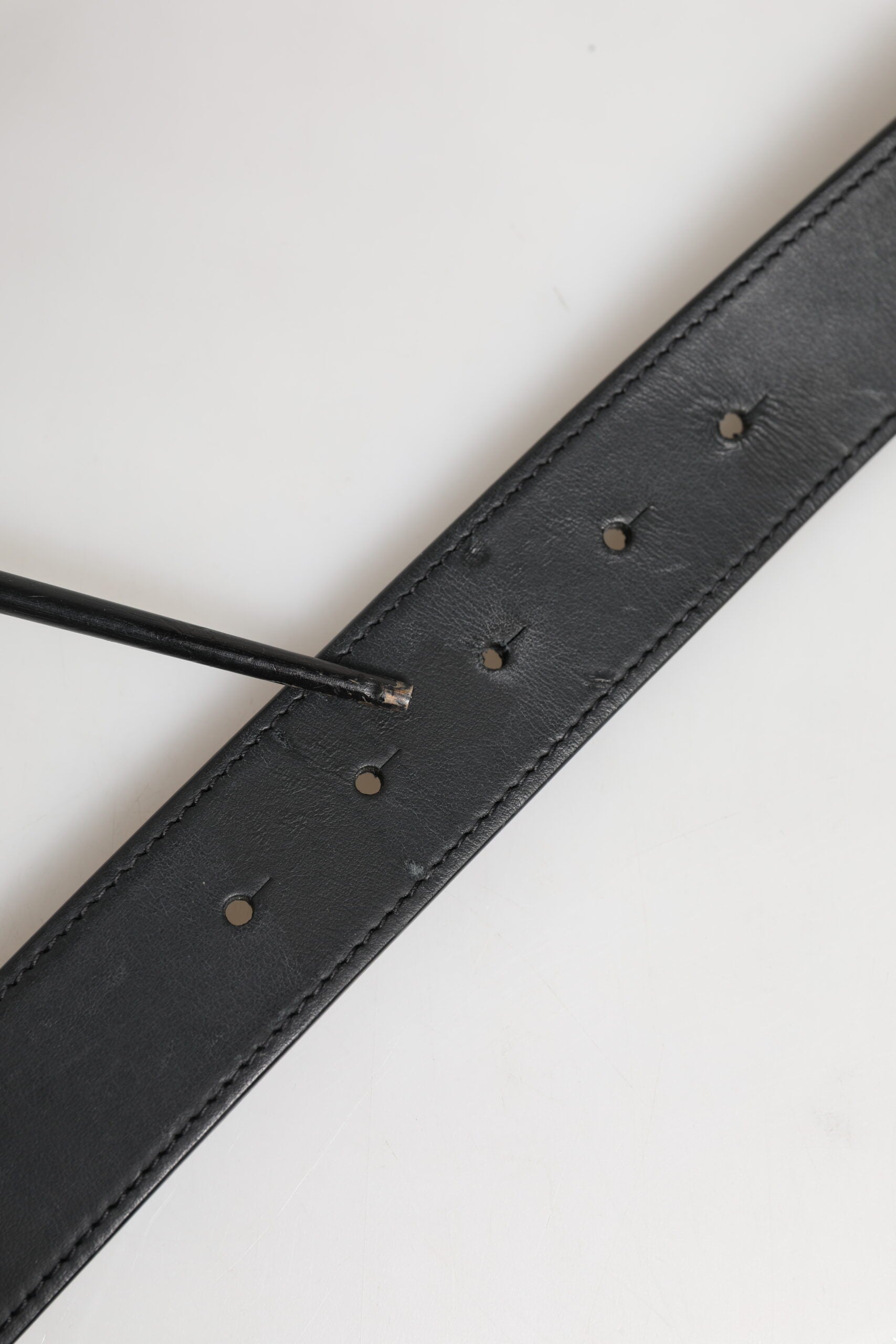 Black Leather Classic Metal Logo Buckle Belt