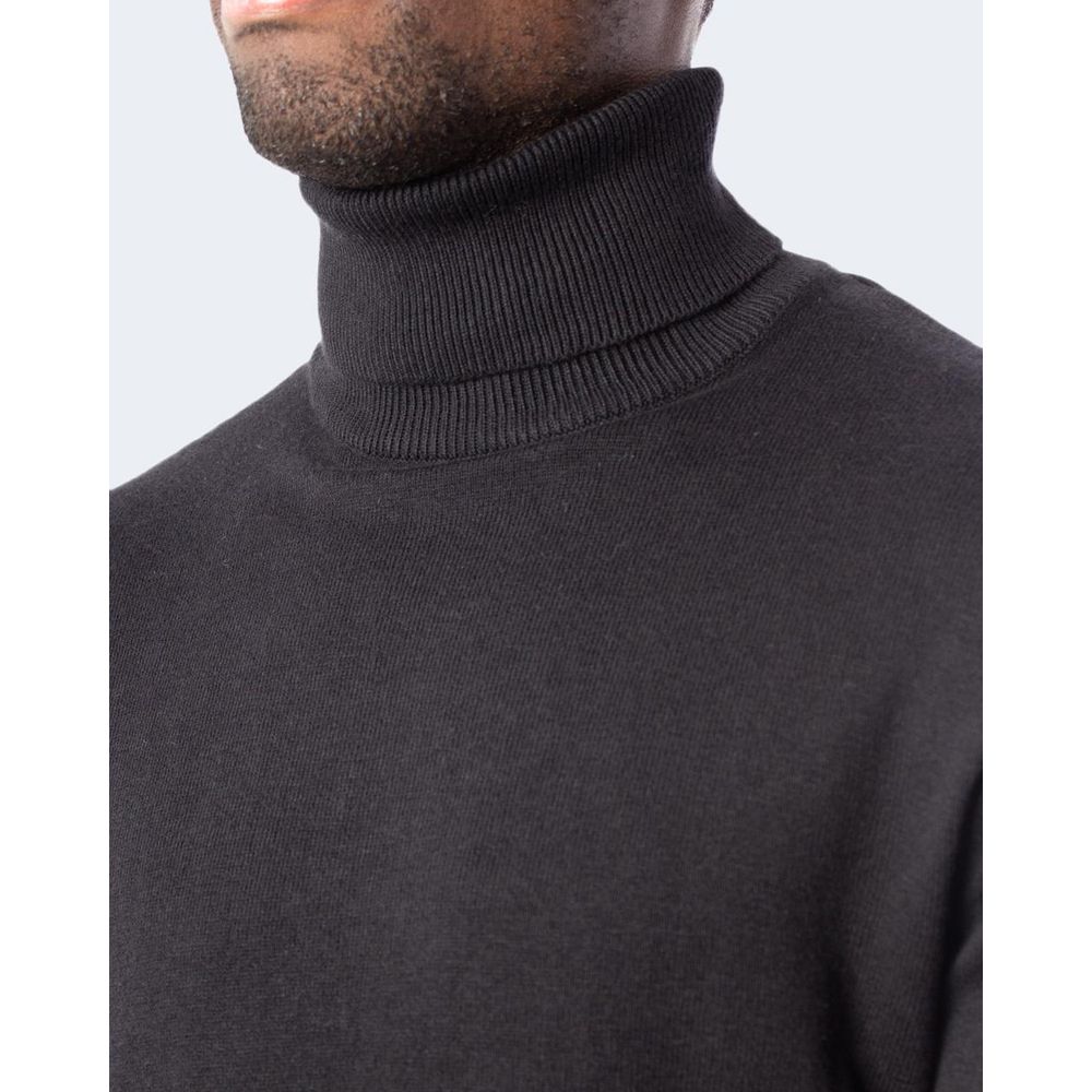 Black Cotton Turtleneck